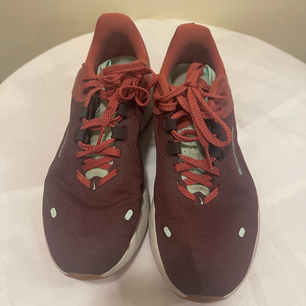 Women's Nike maroon Athletic Shoes